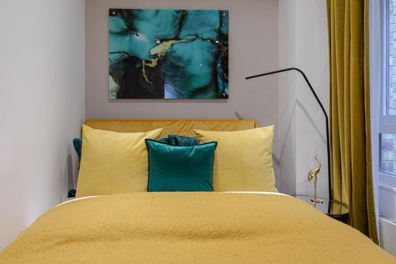 Explore The Exquisite West-end From A Harrods Family And Couple Apartament